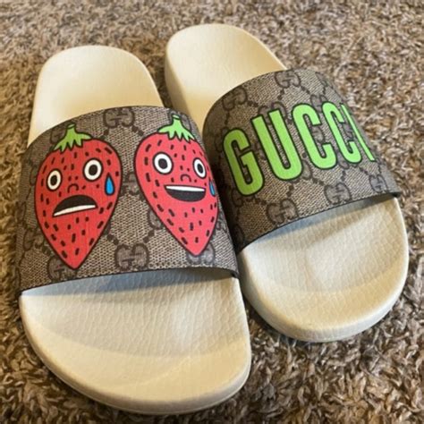 gucci strawberry slides review